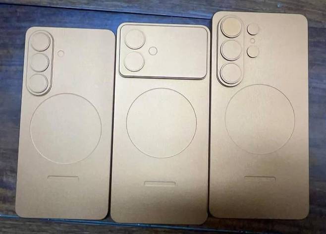 갤럭시 S26, 갤럭시 S26 울트라, 삼성전자, 스마트폰, 엑시노스 2600, 스냅드래곤 8 5세대, 갤럭시 S26 디자인, 갤럭시 S26 카메라, 갤럭시 S26 스펙, 아이스 유니버스