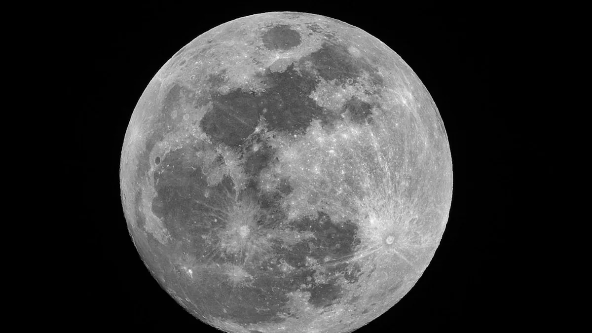 Uneclipsed full Moon disk for contrast with a blood moon total lunar eclipse